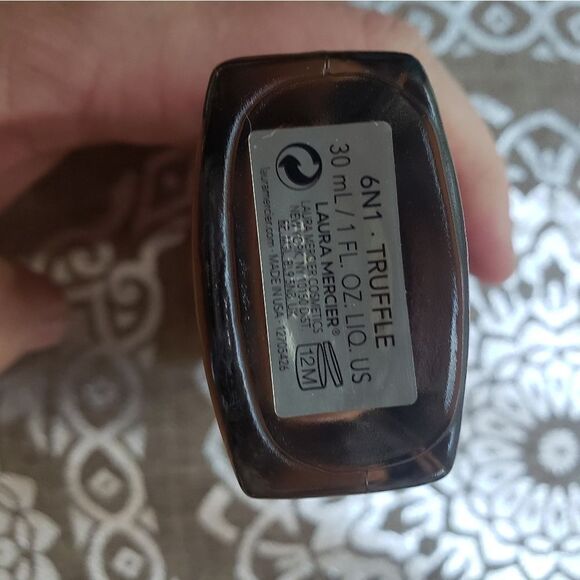 NIB Laura Mercier Foundation- 6N1 Truffle Color - Picture 9 of 10